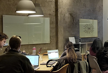 Glass whiteboard VS Normal whiteboard